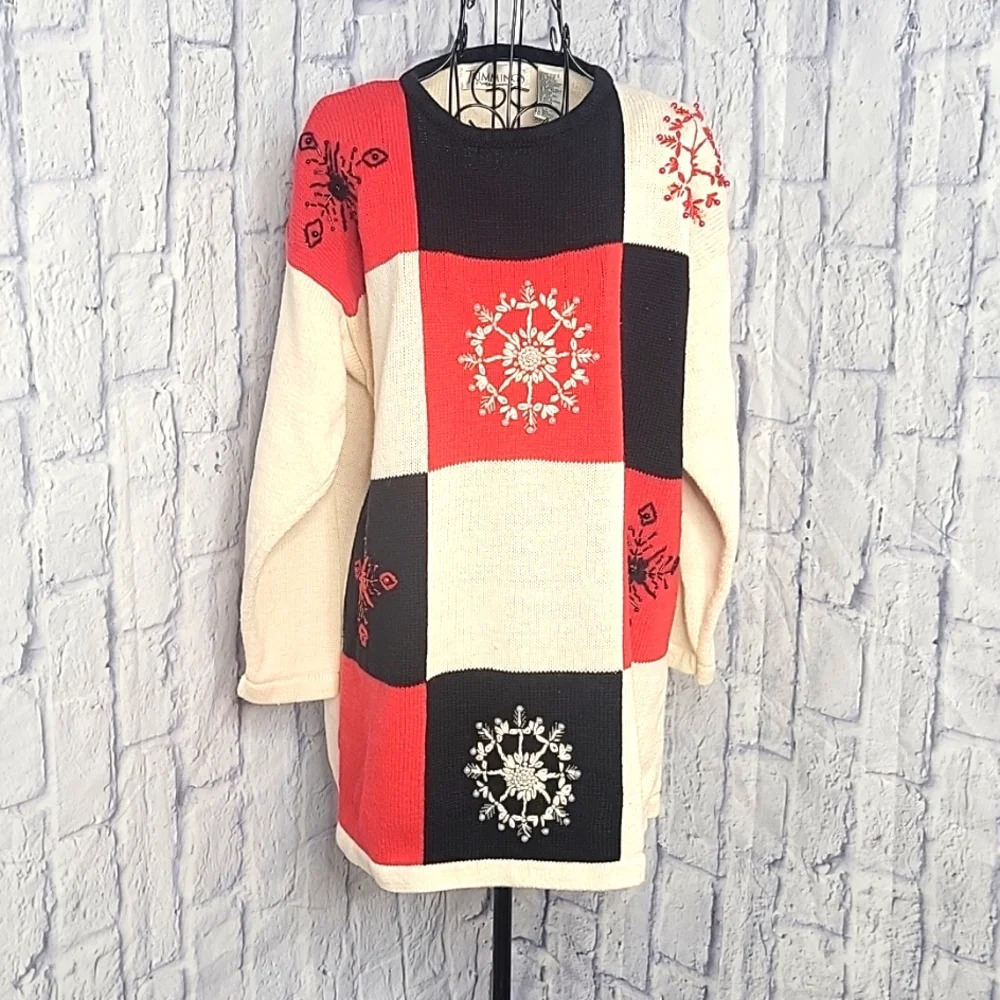 TRIMMINGS Snowflake Embroidered and Beaded Blocked‎ Sweater Large